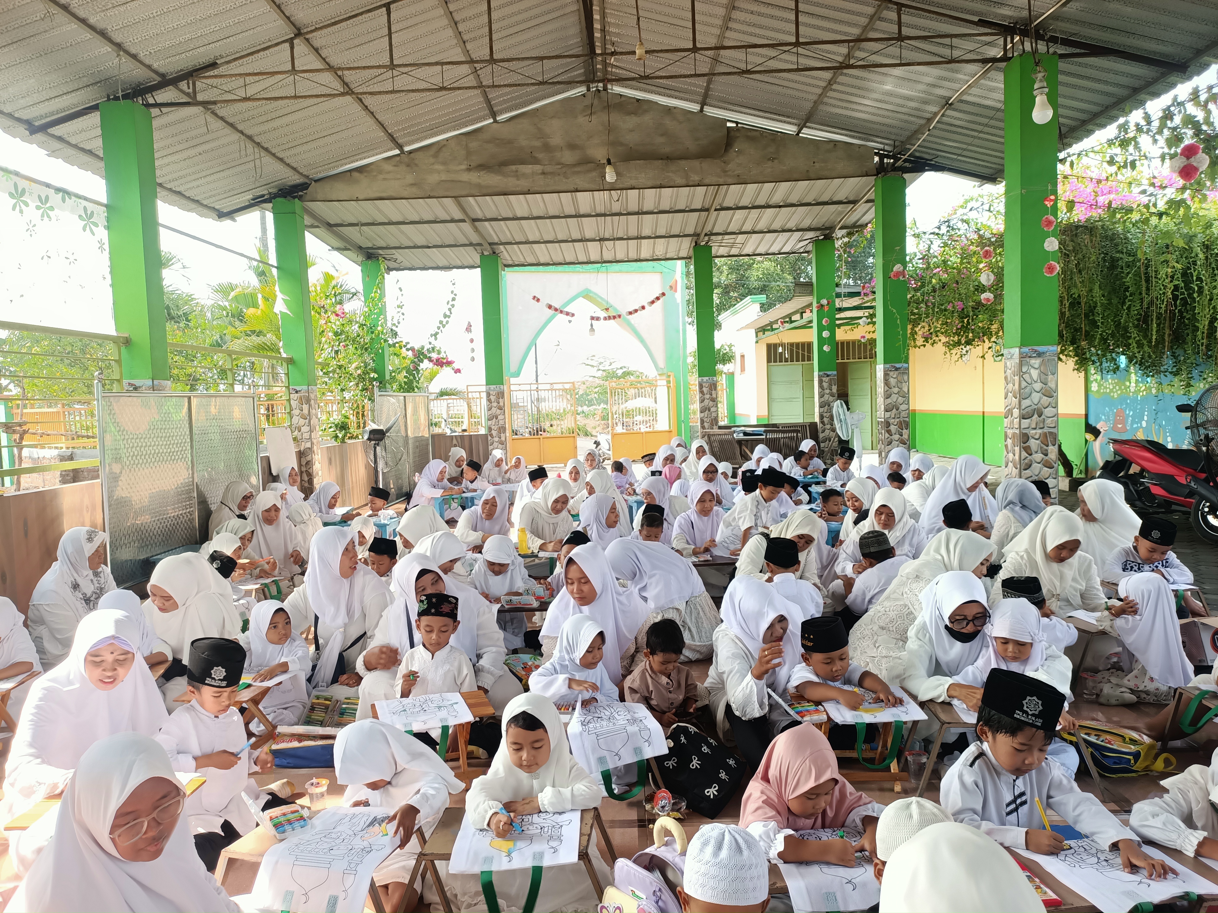 Menimba Ilmu dan Membentuk Akhlak